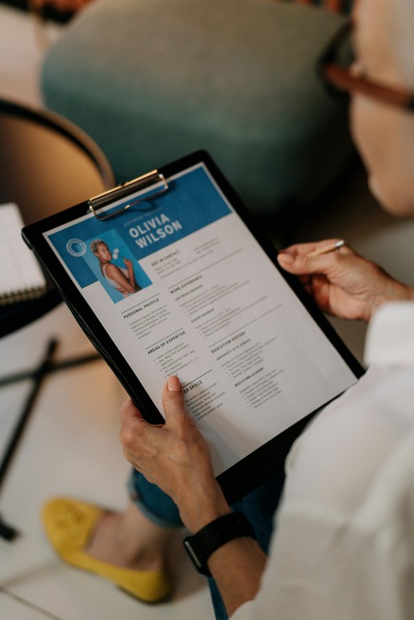 Créez un cv professionnel en un temps record avec aisance