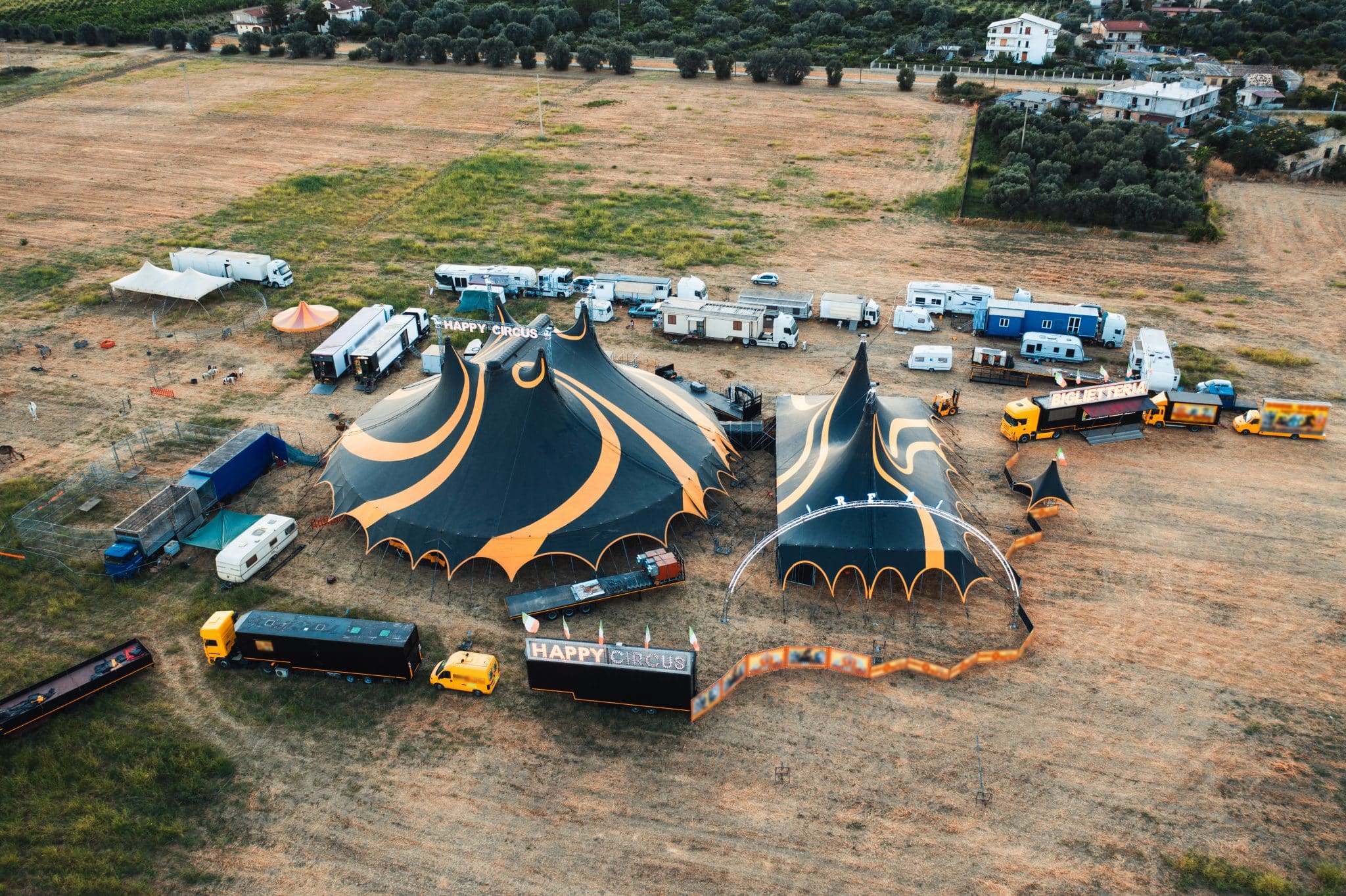 Quelles sont les dispositions requises pour effectuer la location de chapiteau de cirque ?